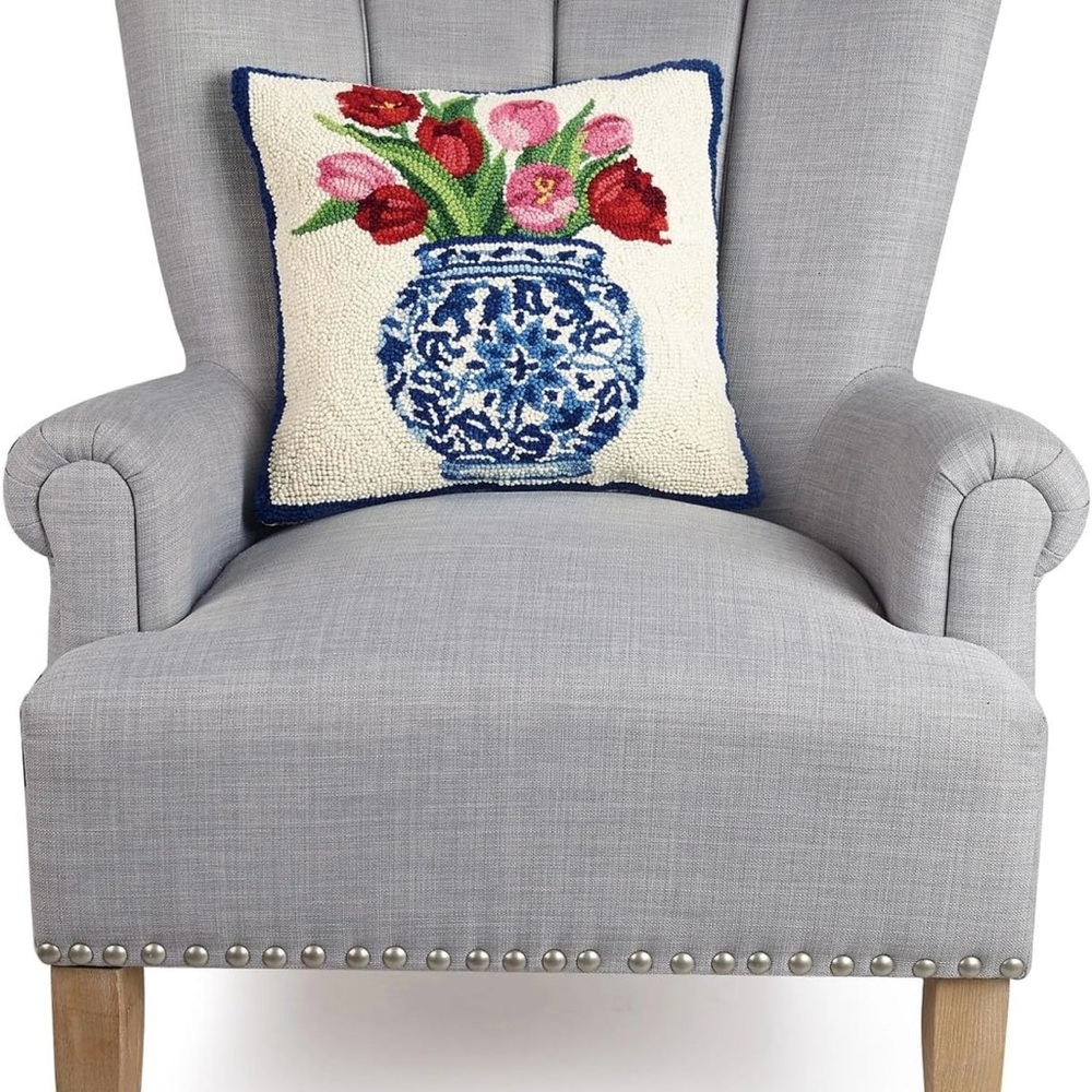Peking Handicraft Chinoiserie Vase Tulips
Hook Pillow - Set of 2 - Picture 3 of 3